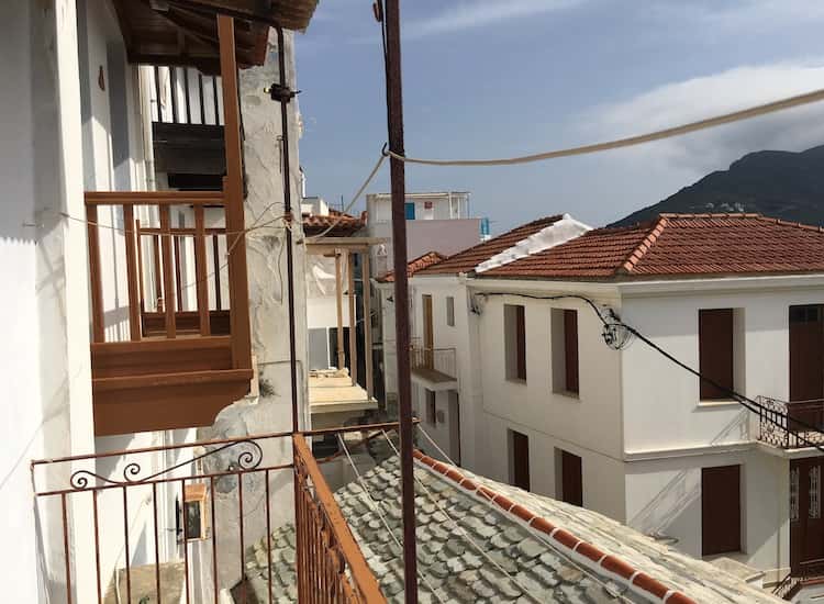 Classic Skopelos Town House - Centrally Located - 2-Topos Real Estate - 32017