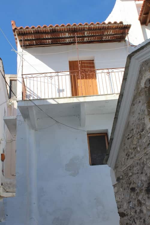 Classic Skopelos Town House - Centrally Located - 3-Topos Real Estate - 32017