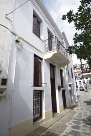 Large House - Centrally Located in Skopelos Town-f2-Topos Real Estate