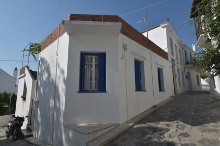 Skopelos Town House - Private Courtyard - Terrace - 32545 - Topos-Real-Estate
