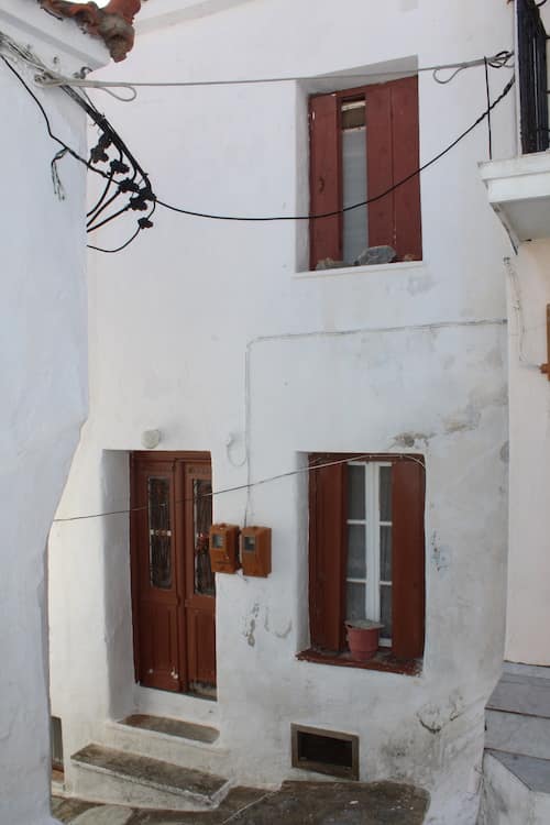 Traditional Skopelos Town House - Centrally Located - 2-Topos Real Estate