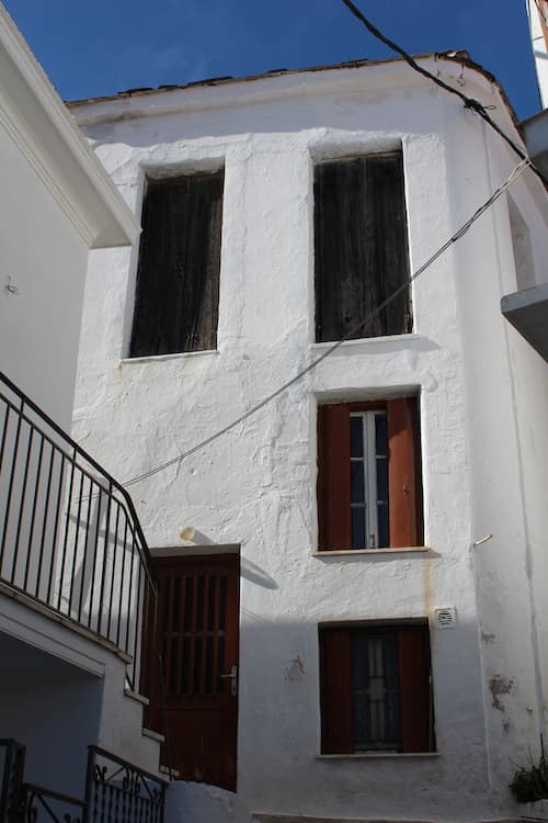 Traditional Skopelos Town House - Centrally Located - 3-Topos Real Estate