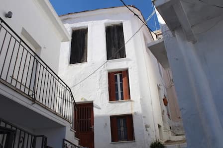 Traditional Skopelos Town House - Centrally Located - Topos Real Estate