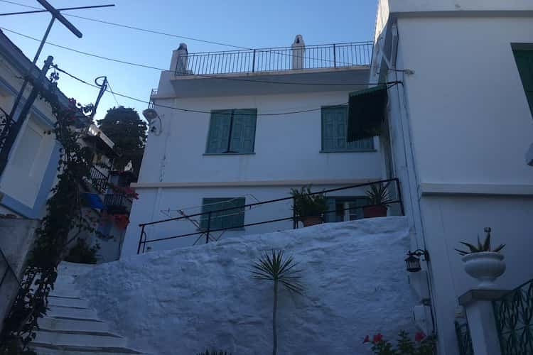 Traditional House - Residential with Panoramic Views-1-Topos Real Estate