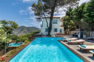 A Grand Villa Ideal for Large Families - Panoramic Views