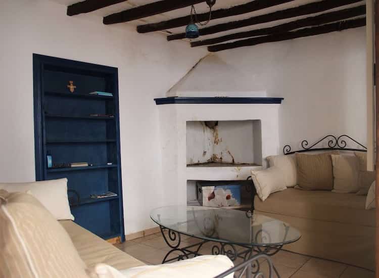 Skopelos Town House-Private Courtyard - Semi-Detached_Topos Real Estate_32719_02