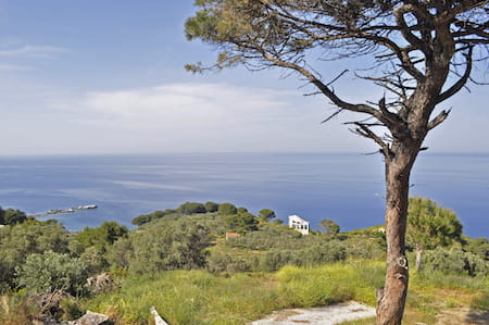 Large Land Plot close to Sea with Magnificent Views