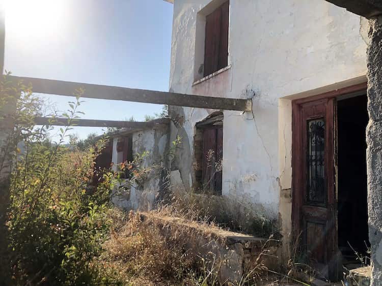 Farm House with Large Plot Land - Great Views_ToposRealEstate_3210800005