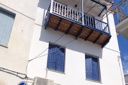 Large, Traditional House in the Heart of Skopelos