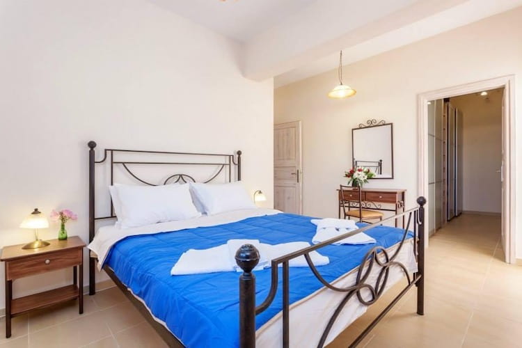 A luxurious Villa across Skopelos Town_ToposRealEstate_32129_00004