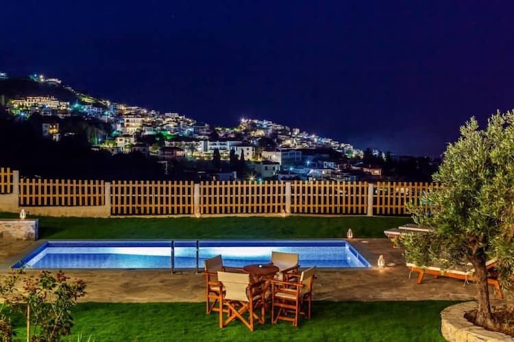 A luxurious Villa across Skopelos Town_ToposRealEstate_32129_00005