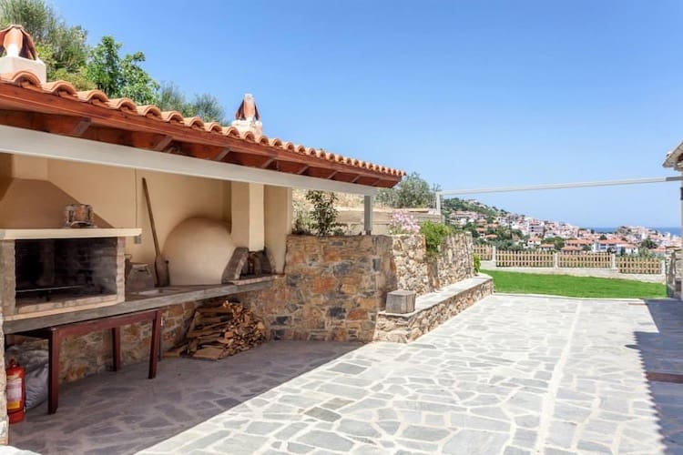 A luxurious Villa across Skopelos Town_ToposRealEstate_32129_00010