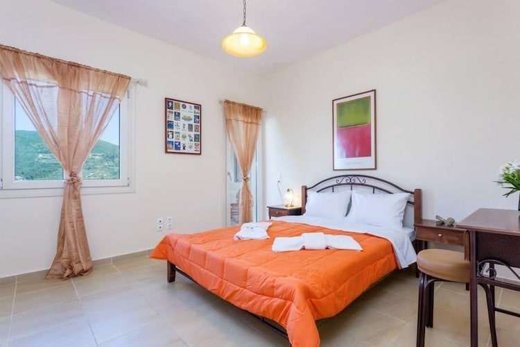 A luxurious Villa across Skopelos Town_ToposRealEstate_32129_00011