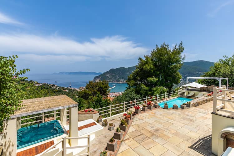A 3 Bedroom Villa with Panoramic Views_ToposRealEstate_32136_00005