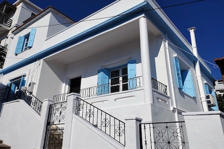 3 Bedrooms Fully Renovated Town House in Skopelos town