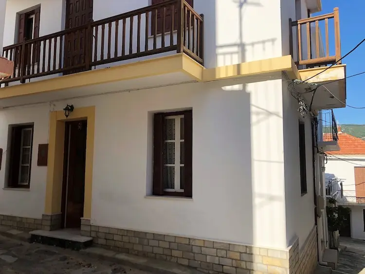 Three storey property in Skopelos with panoramic views_ToposRealEstate_32156_00010
